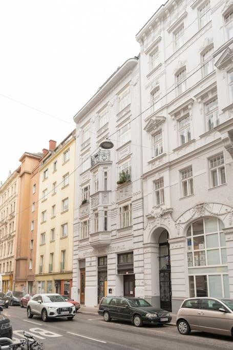 Apartament Neustift Deluxe Wiedeń Zewnętrze zdjęcie